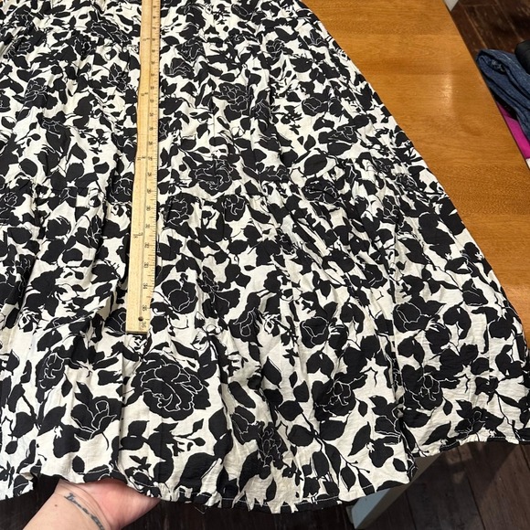 August Sky Black White Floral Maxi Dress Puff Sleeve Bohemian Prairie Milkmaid M - Picture 8 of 9